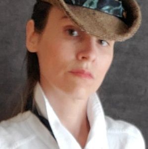 Meet your Posher, Carly